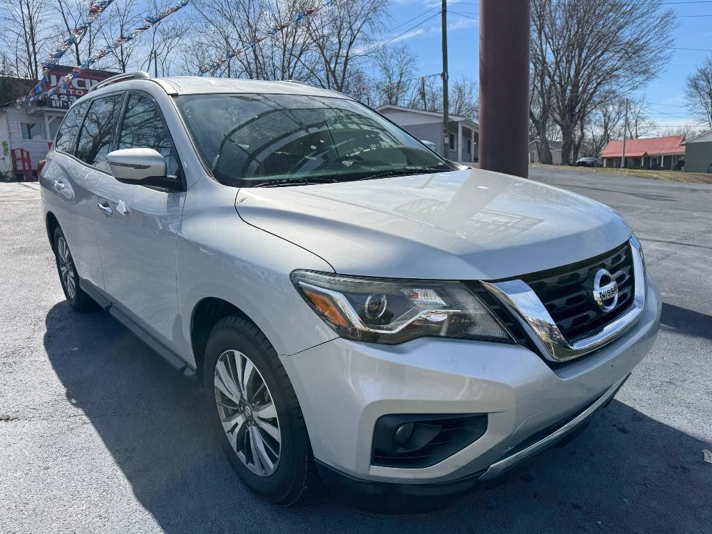 2020 Nissan Pathfinder SV