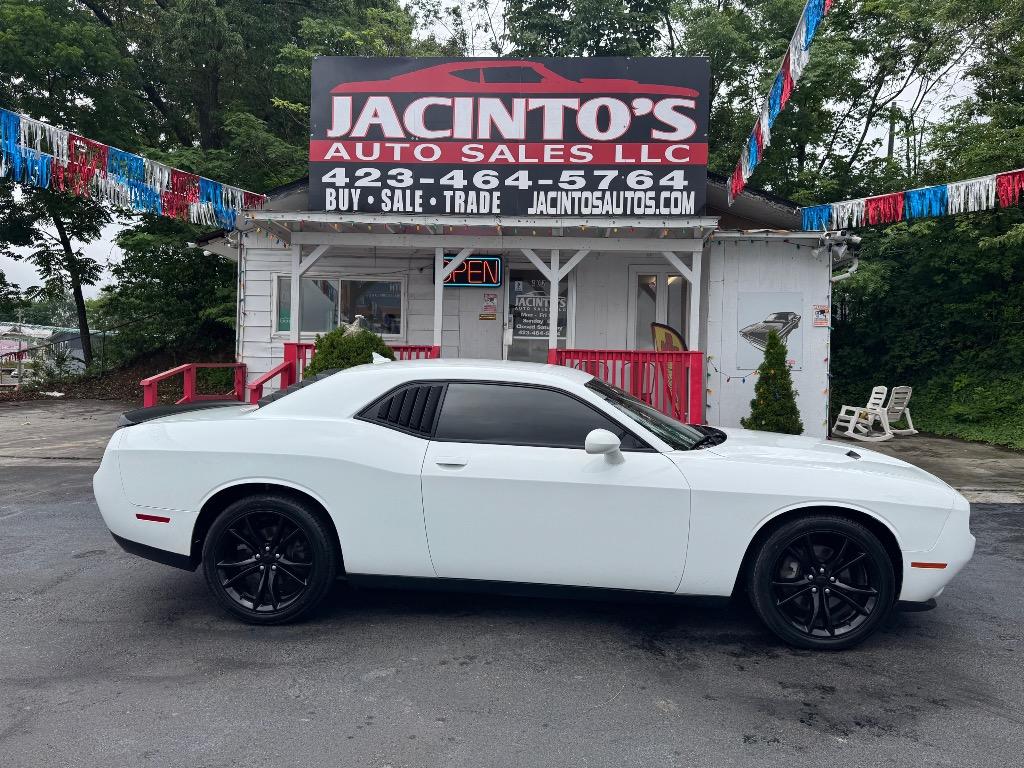 2016 Dodge Challenger R/T Plus's photo