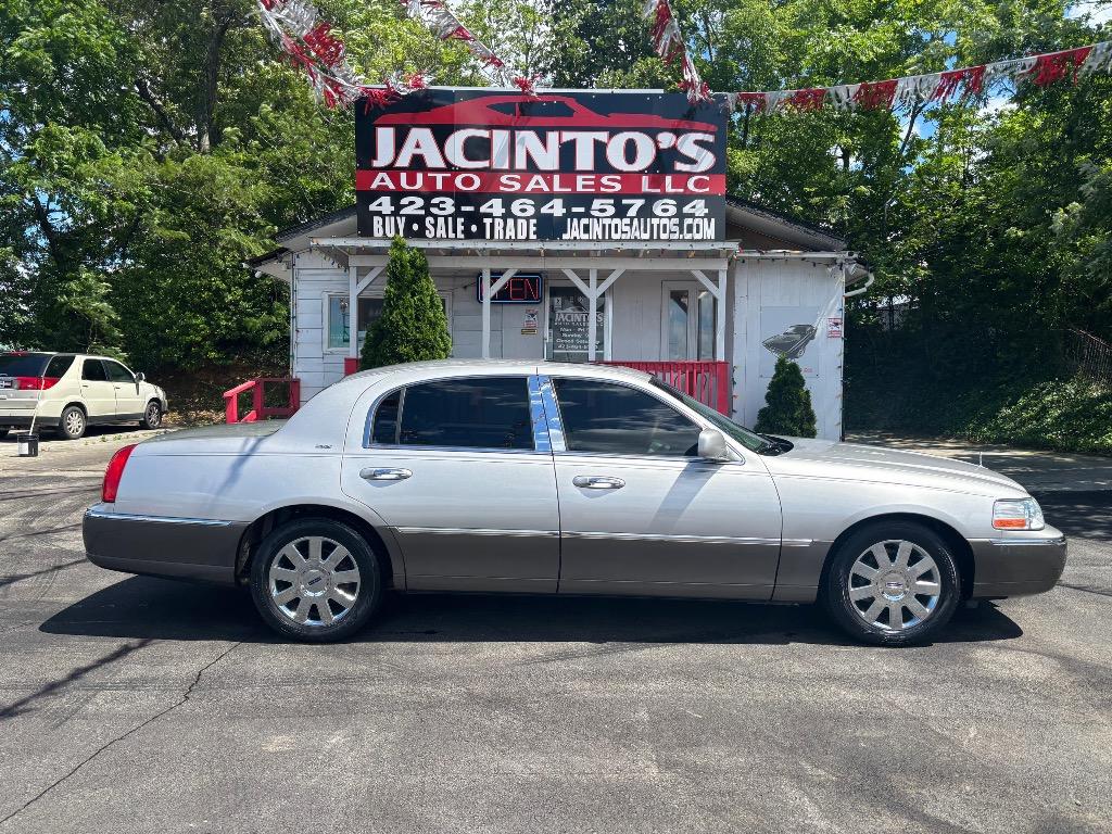 2004 Lincoln Town Car