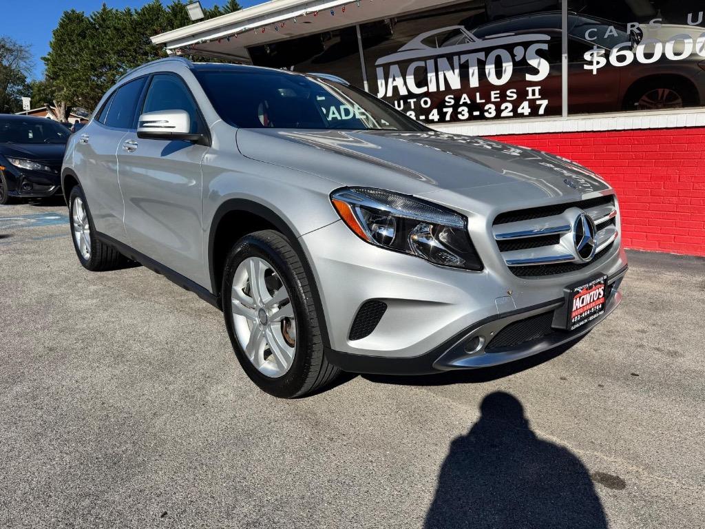 2016 Mercedes-Benz GLA-Class GLA250's photo