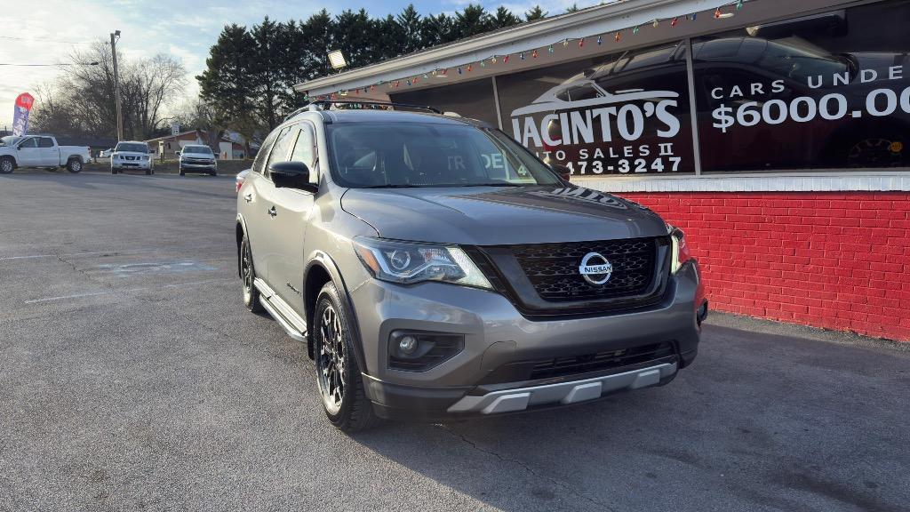 2020 Nissan Pathfinder SL's photo