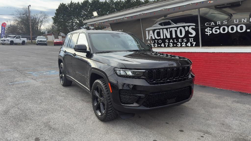 2023 Jeep Grand Cherokee Altitude's photo