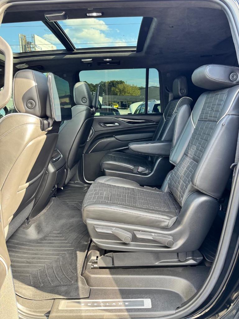 2023 Cadillac Escalade ESV V-Series - Photo 29