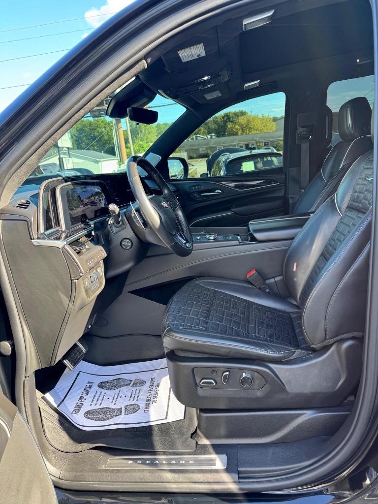 2023 Cadillac Escalade ESV V-Series - Photo 12