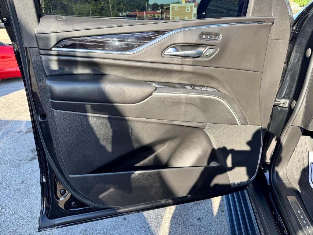 2023 Cadillac Escalade ESV V-Series - Photo 10