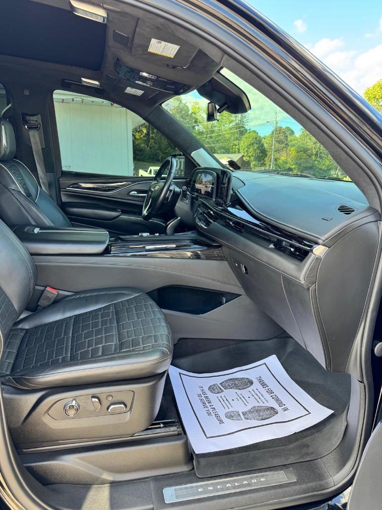2023 Cadillac Escalade ESV V-Series - Photo 37