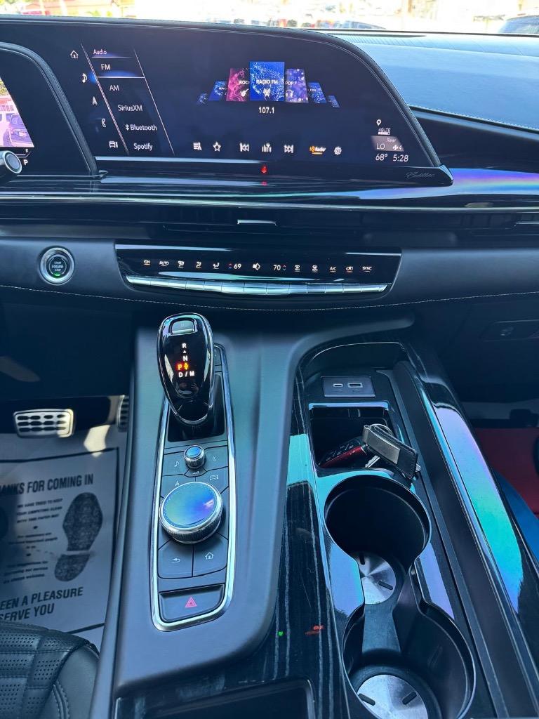 2023 Cadillac Escalade ESV V-Series - Photo 19