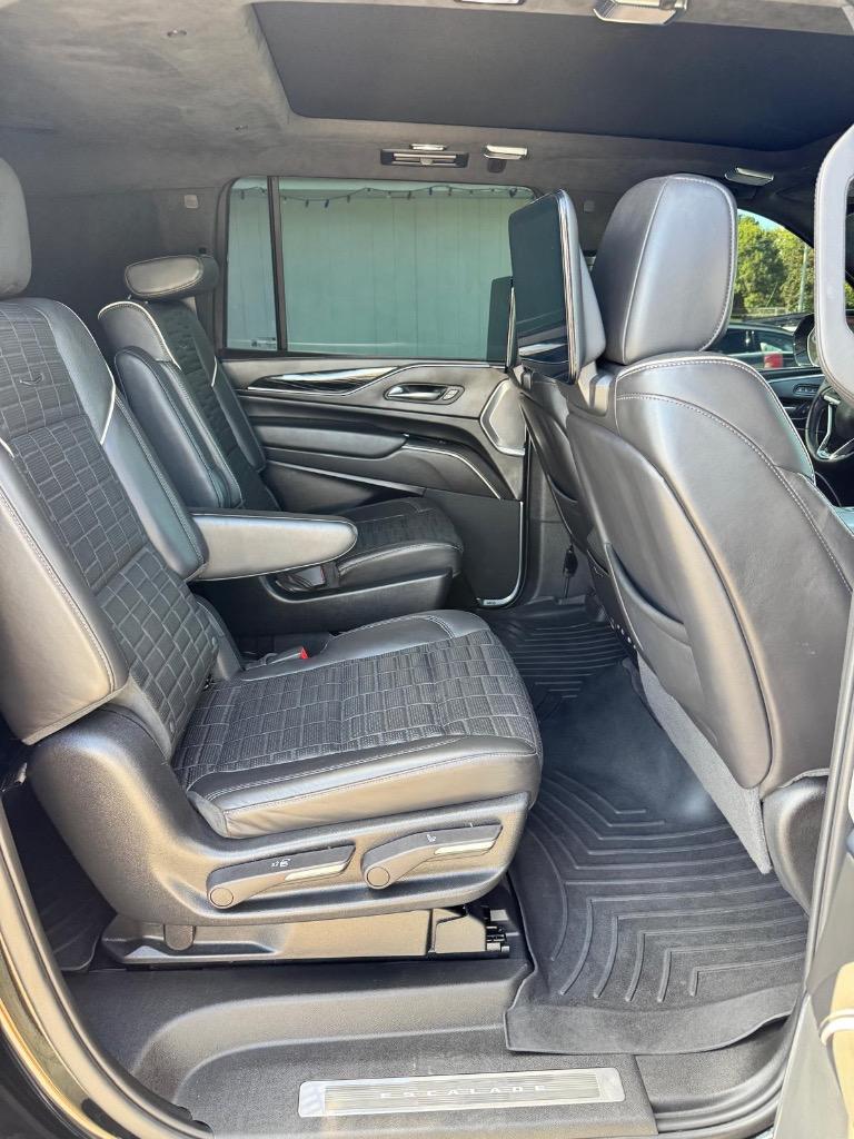2023 Cadillac Escalade ESV V-Series - Photo 31