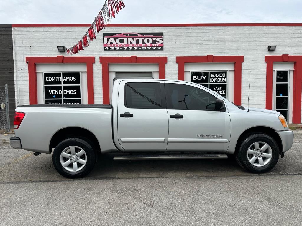 2013 Nissan Titan SV 4X4 Crew Cab SWB's photo