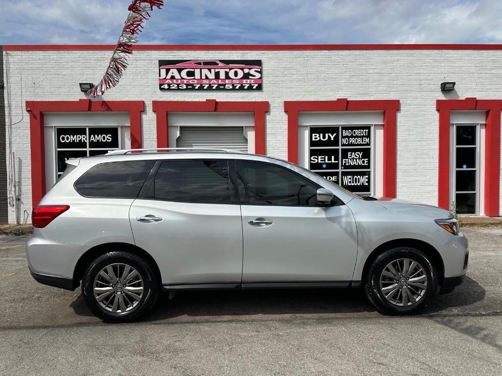 2019 Nissan Pathfinder SL 4WD's photo