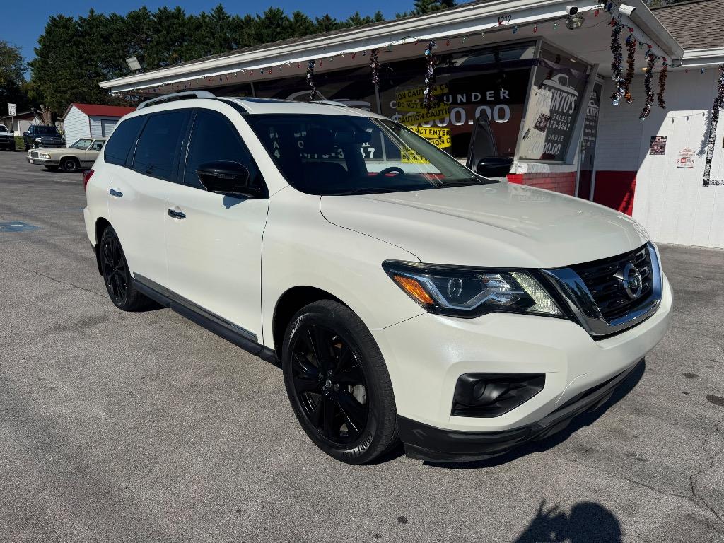 2017 Nissan Pathfinder Platinum