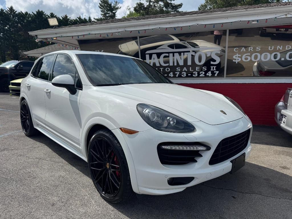 2013 Porsche Cayenne GTS